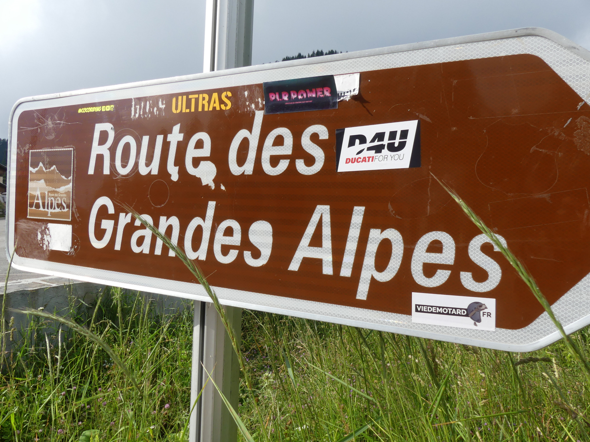 La Route des Grandes Alpes en One Shot ! - Viedemotard.fr