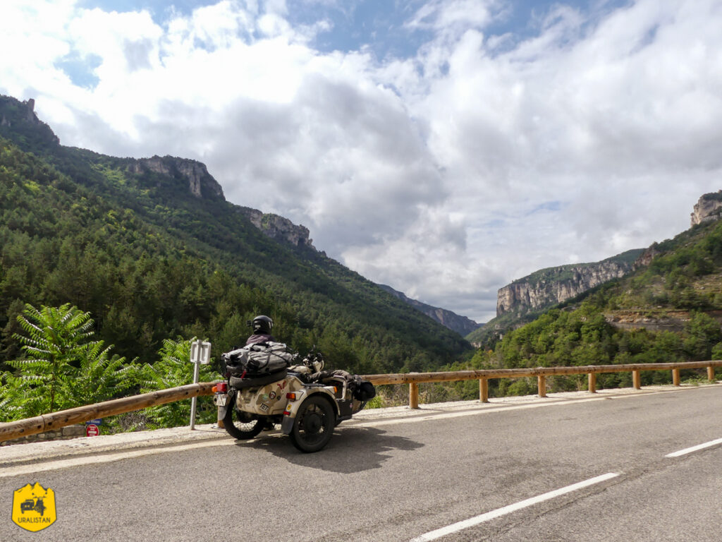 Roadtrip dans les Cévennes en side-car Ural