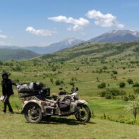 Uralistan - Voyage moto au long cours. Road-trip en Europe et l'Asie centrale en side-car Ural - Kosovo