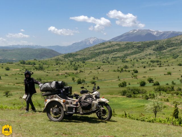 Uralistan - Voyage moto au long cours. Road-trip en Europe et l'Asie centrale en side-car Ural - Kosovo